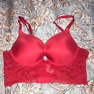 Size 32 B Victoria secret bra lightly used